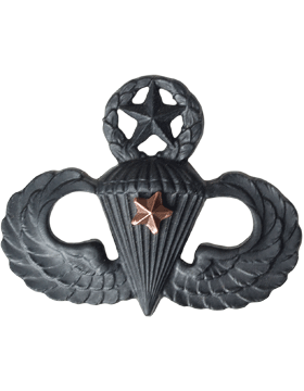 Army Badge: Master Combat Parachute First Award - Black Metal