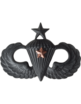 Army Badge: Senior Combat Parachute First Award - Black Metal   