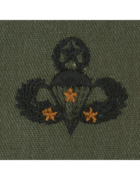 Army Badge: Master Combat Parachute Third Award - Subdued Sew On 
