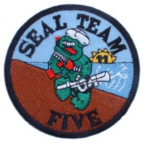 Патчи 3.3 5. Патч Navy Seal Team 3. Seal Team патч. Seal Team пиратский Шеврон. Seal логотип.